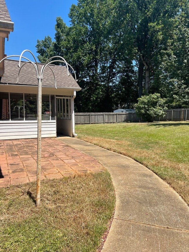 Photo - Single Family - Auburn