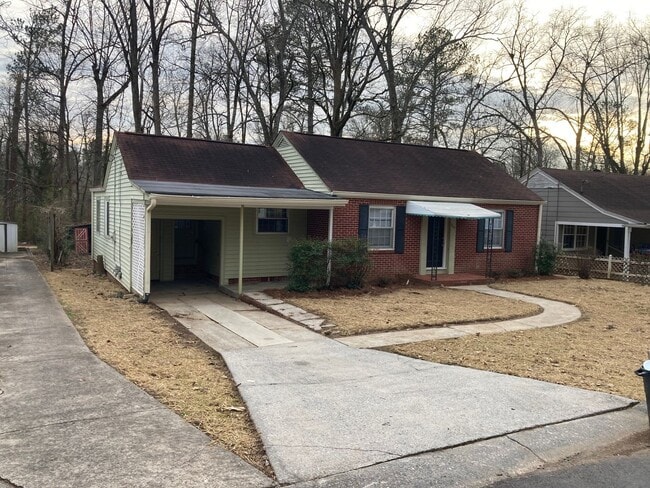 Photo - 2/2 House with Bonus in Summerville Park $1,195