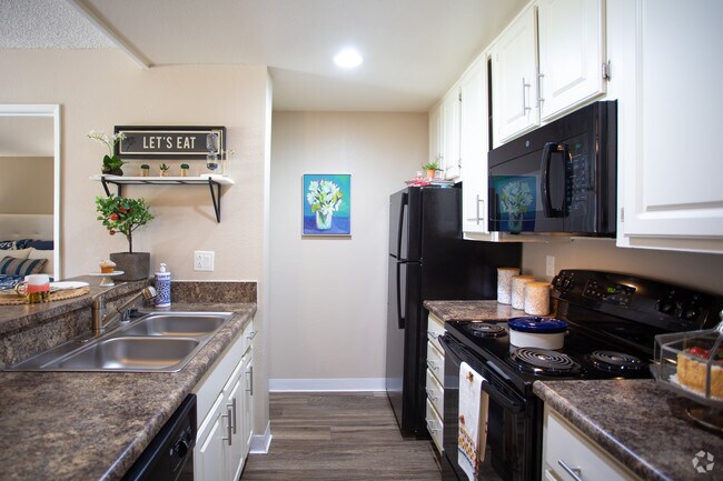1BR, 1BA-750 SF
