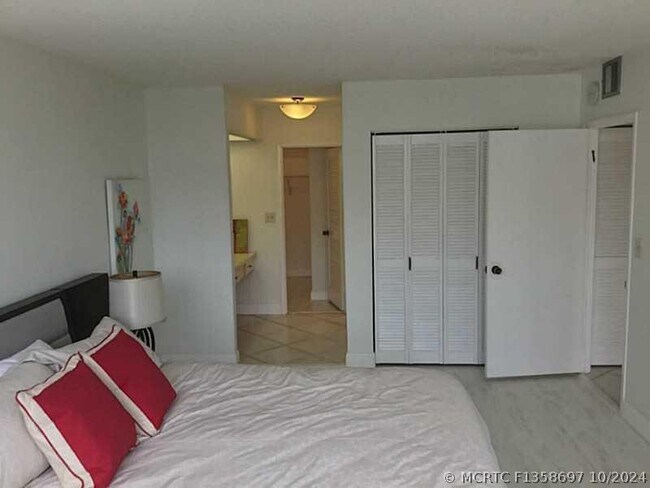 Photo - 2500 Parkview Dr Unit 1519