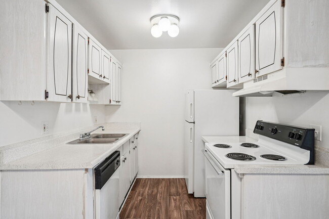 Outer Drive Manor Apartments