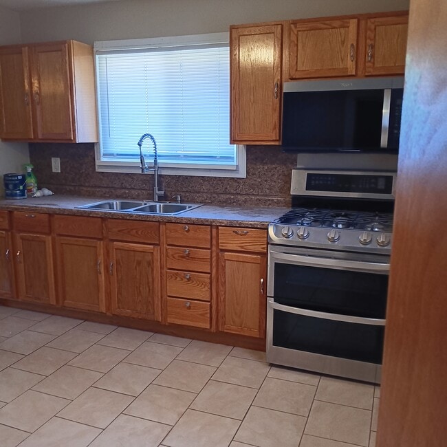 Photo - 1821 W 19th Ave