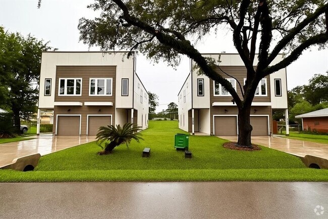Building Photo - 10008 Hazelhurst Dr Rental