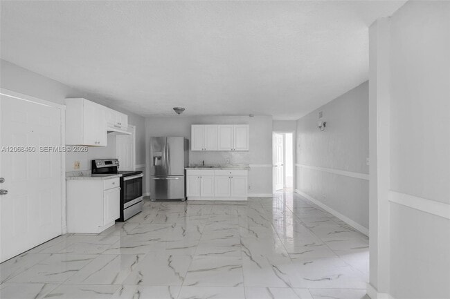 Building Photo - 632 SW 16th Ave Unit D