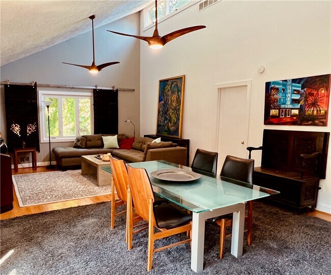Photo - 27 Hoyt Pl
