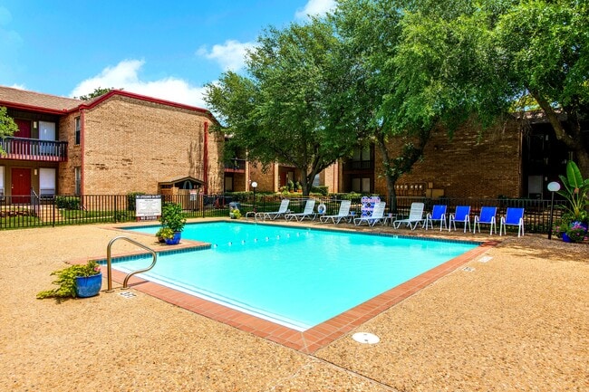 Photo - Londonderry Oaks