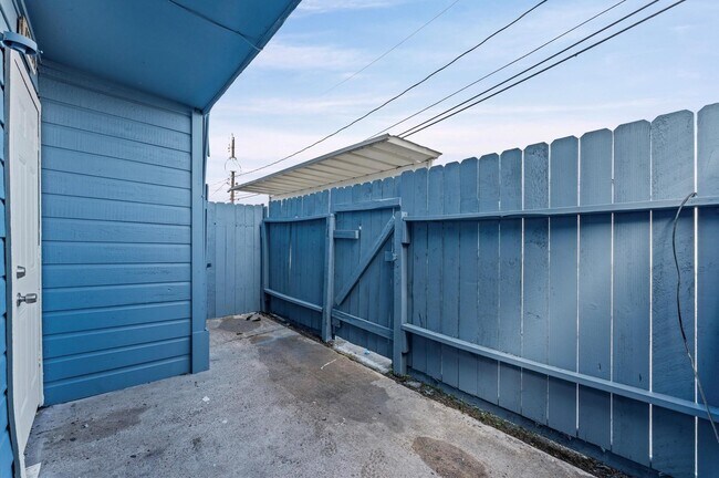Photo - 12208 Ormandy St