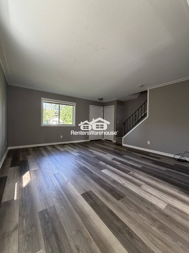 Photo - 723 Tyler St NE