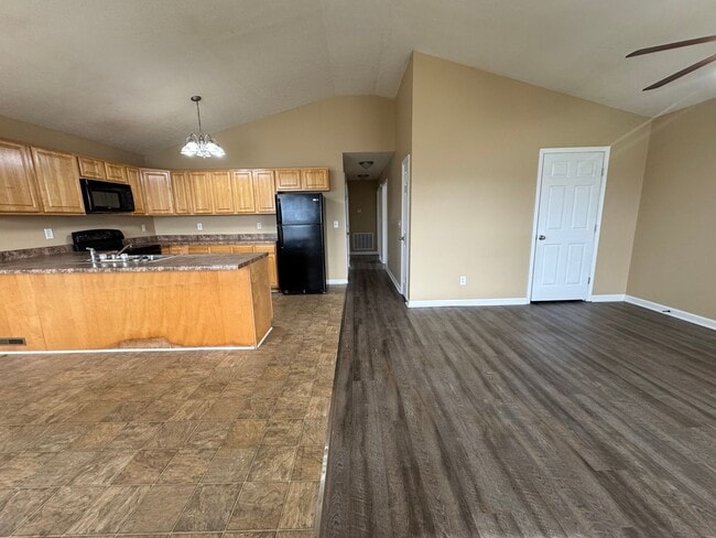 Photo - Spacious 3 bedroom, two bathroom home close to GM, Magna and Industrial Park