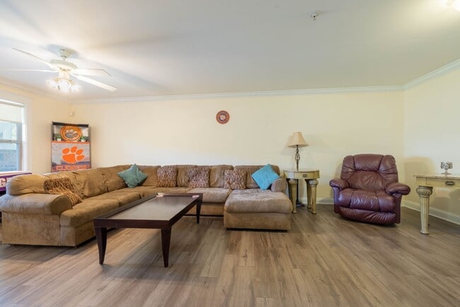 Building Photo - 2 Bedroom at the Woodlands Available NOW