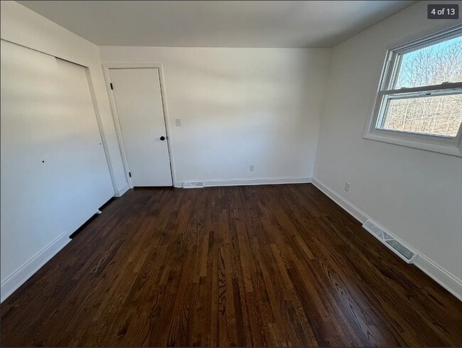 Photo - 136-138 Meeker Rd Unidad LEFT