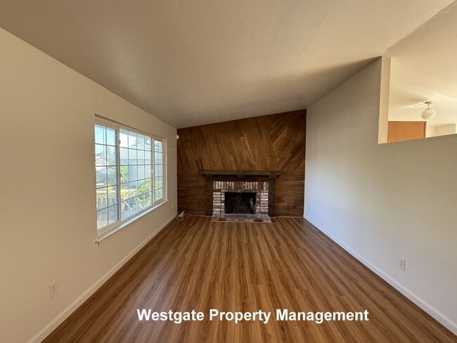 Photo - 864 Crinella Dr