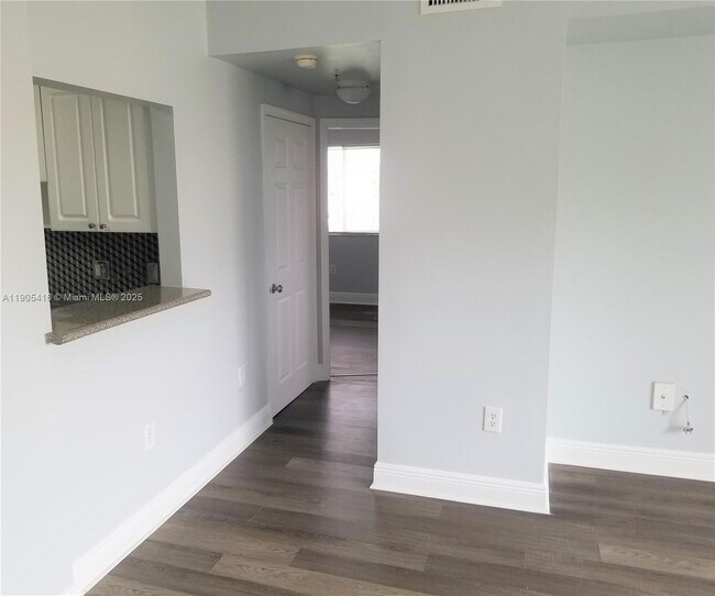 Photo - 134 SW 7th Ave Unit 402