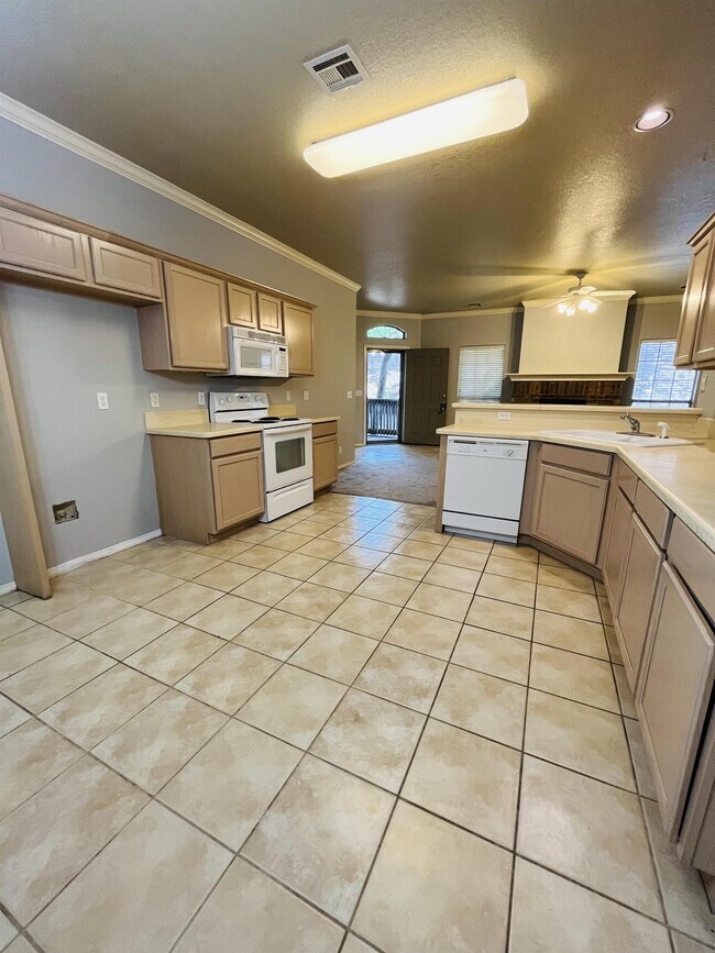 Photo - 1718 Windhill Ave