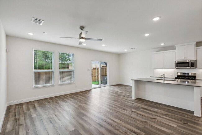 Photo - 3705 Pierce Ln