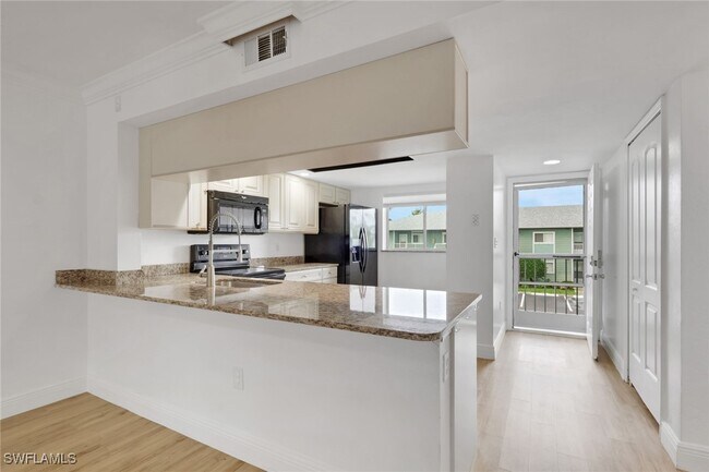 Photo - 146 Cypress Way E Unidad 807