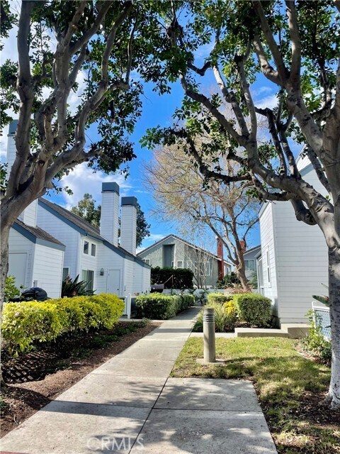 Photo - 27 Briarglen Unit 10