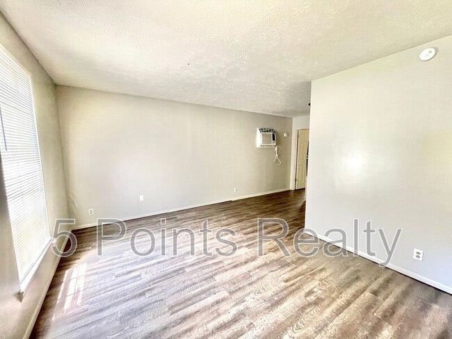 Photo - 336 E Webster St