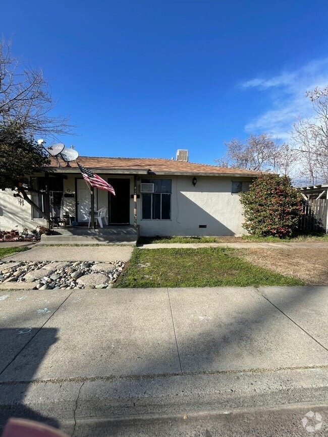 Building Photo - Gardella Duplex-824 Unit 826 Gardella Rental