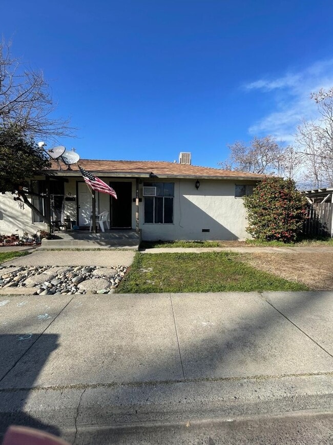 Gardella Duplex-824 - Gardella Duplex-824 Apartment Unit 826 Gardella