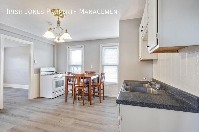 Photo - 11 Laverack Ave Unit Upper Front