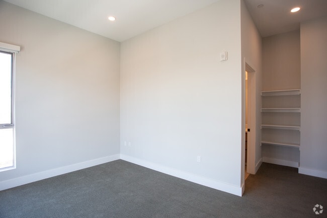2HAB, 2BA - 1201 ft²