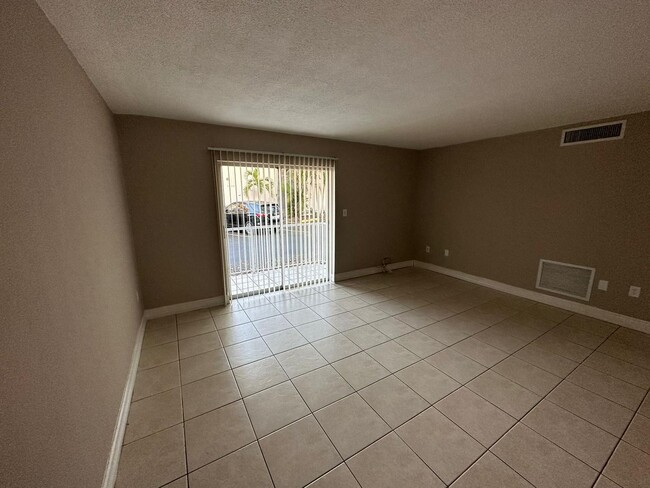 Photo - 1830 Maravilla Ave Unit .