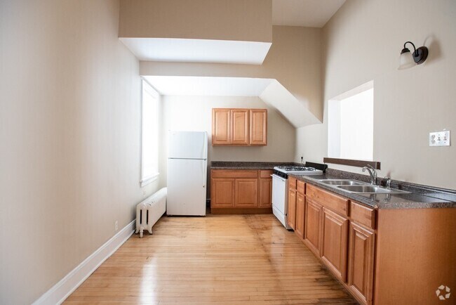 Building Photo - 1603 N Van Buren St Unit Apartment 1
