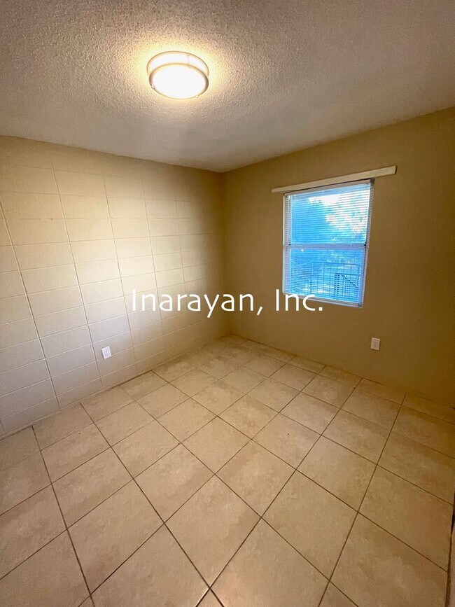 Photo - 1011-1013 Dewitt Drive Unit 1013 Dewitt - B