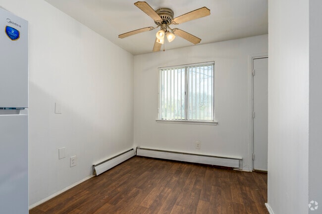 2BR, 1BA - 950SF - Dining Room