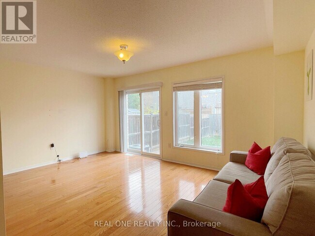 Photo - 5302 Palmetto Pl