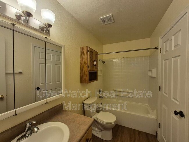 3162 Tarwater Ave Unit 4