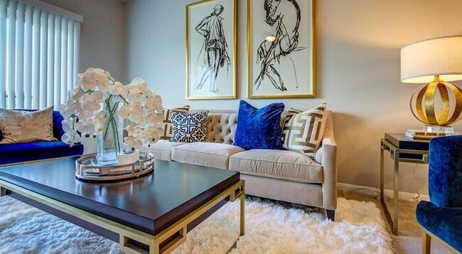 Photo - 900 Gordon Heights Ln Unidad c8