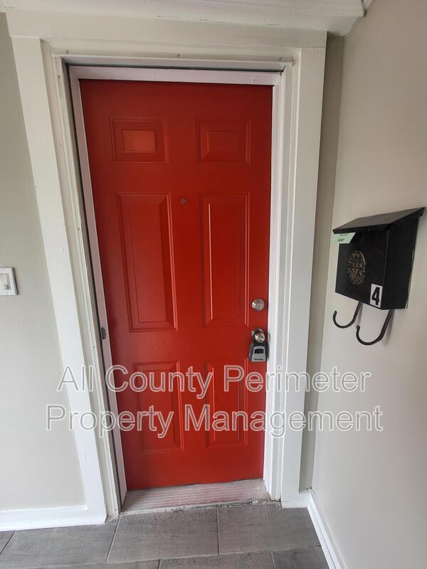 Photo - 3631 Washington St