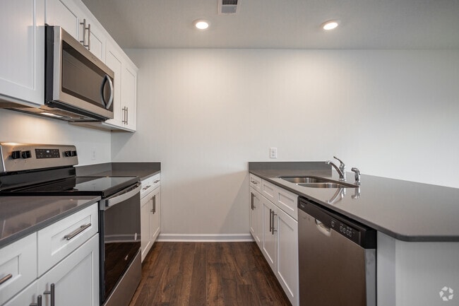 4BR, 2.5BA - 1,554SF - Kitchen - Martin Square