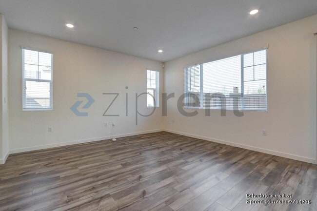 Photo - 1300 Renewal Ln