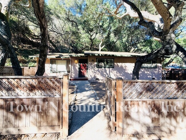 Building Photo - Charming 3-Bedroom Home in Carmel Valley –...