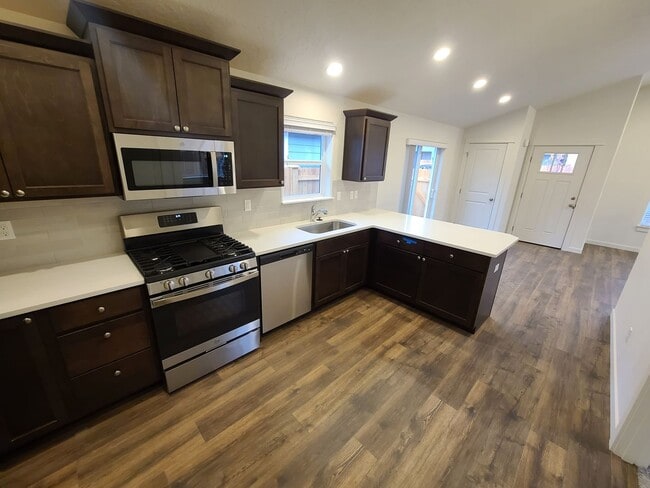 Photo - Single Level 3 Bed/2 Bath in NW Redmond - Upas Avenue