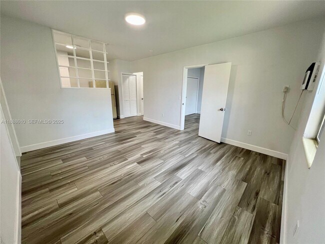 Photo - 962 NW 6th St Unit 2