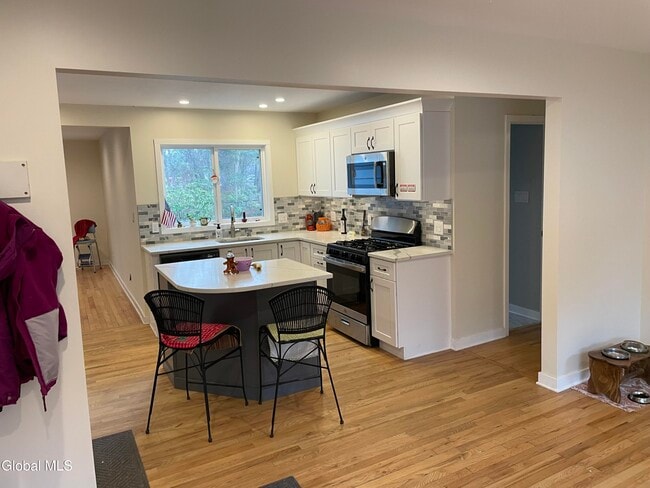 Photo - 13 Richards Dr