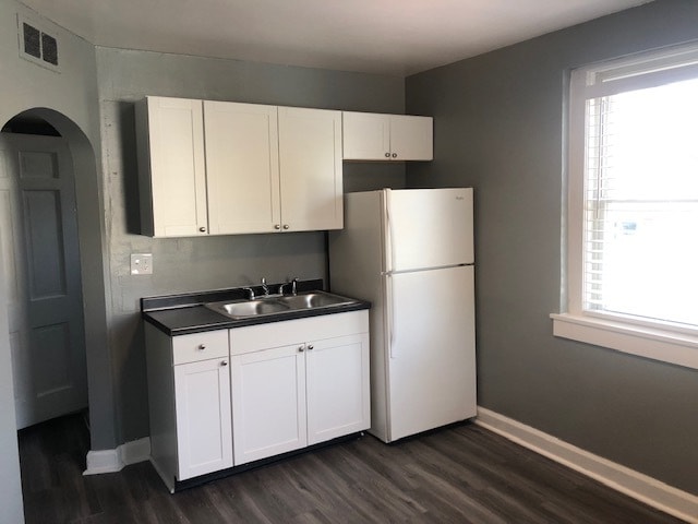 Kitchen - 113 E Pleasant St Unit D