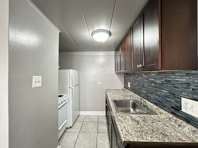 Photo - 9612 Ivanhoe Ave Unit 3