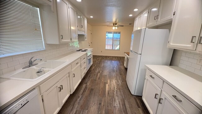 Photo - Desirable Duplex 2 bedroom 1 bathroom home