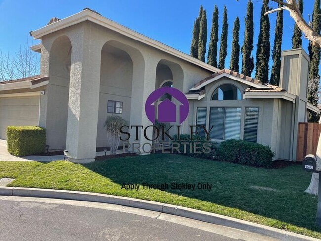 Photo - 1633 Lindbergh Dr