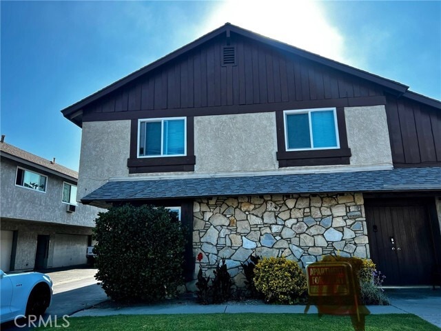 Building Photo - 326 S Beach Blvd Rental