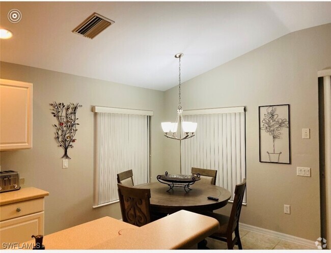 Building Photo - 10074 Oakhurst Way Rental