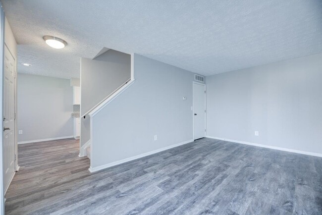 Wexford Lakes Apartments and Townhomes