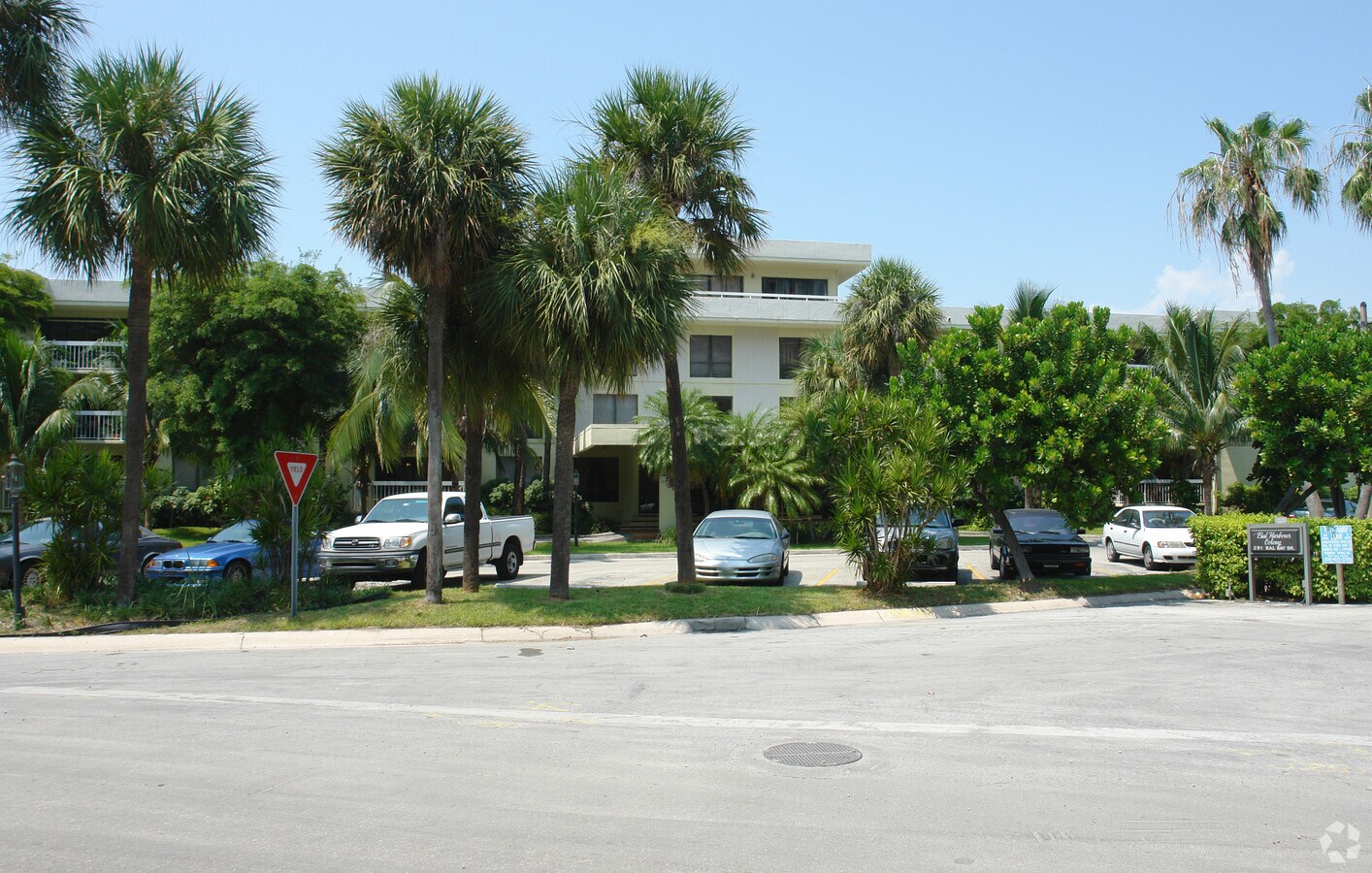 Quarzo at Bal Harbour - Quarzo at Bal Harbour