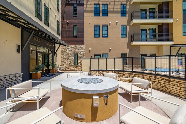 Firepit Lounge