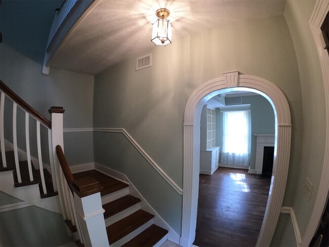 Photo - 824 Oakwood St